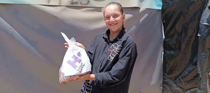 In Palestine, 8,261 families received an average of 2 kilograms of beef each.