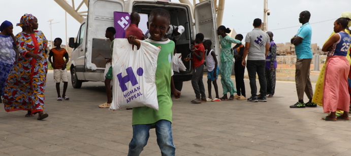 In Senegal, 5,057 families received 4 kilograms of fresh meat each. 