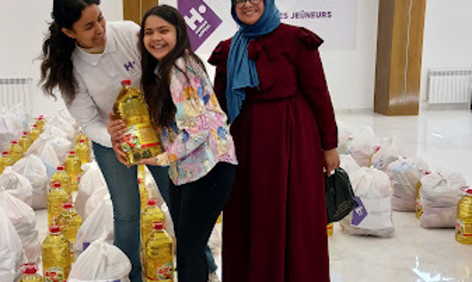 Family at a FTF distribution