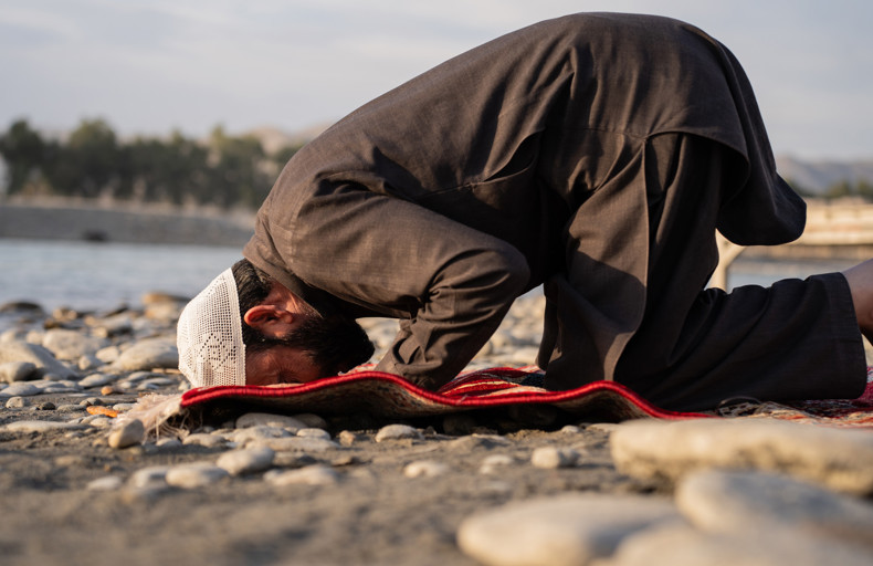 Man praying Ramadan