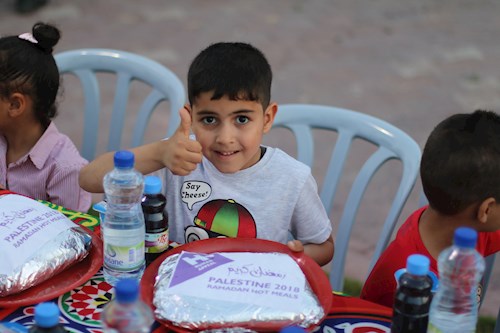 child-having-iftar