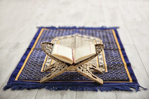 quran-and-prayer-mat